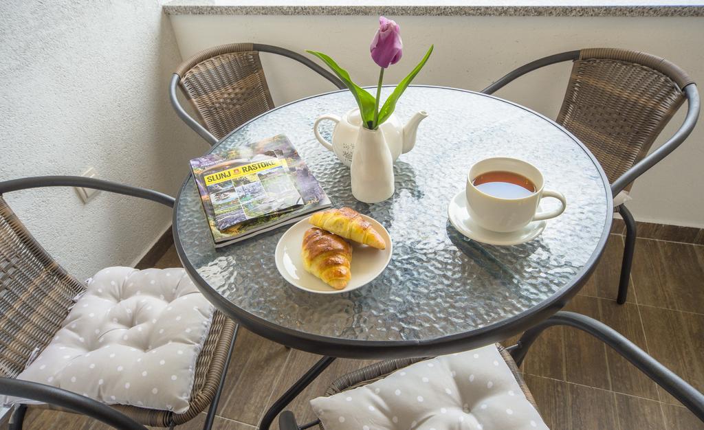 Apartment Bastaja Слуни Екстериор снимка