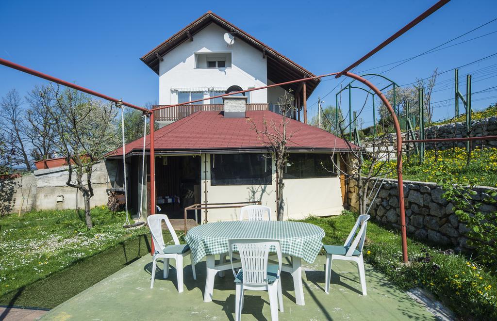 Apartment Bastaja Слуни Екстериор снимка