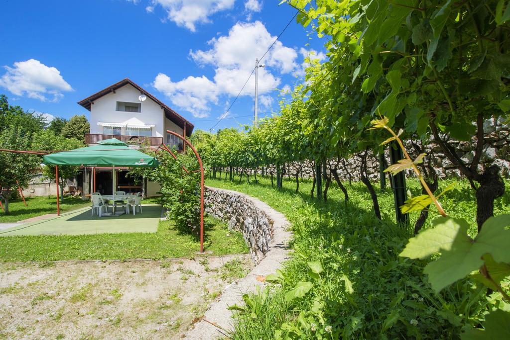 Apartment Bastaja Слуни Екстериор снимка