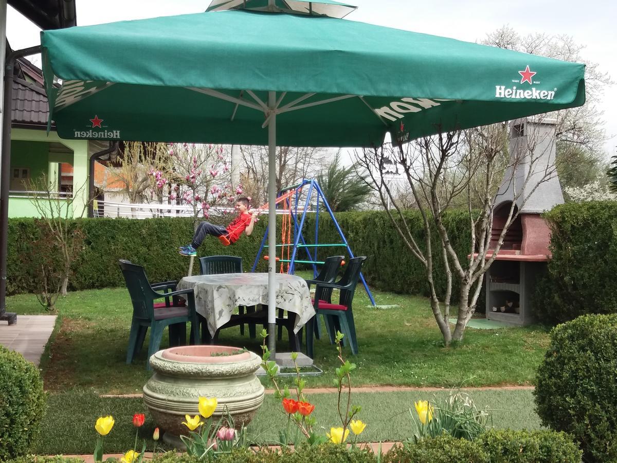Apartment Bastaja Слуни Екстериор снимка