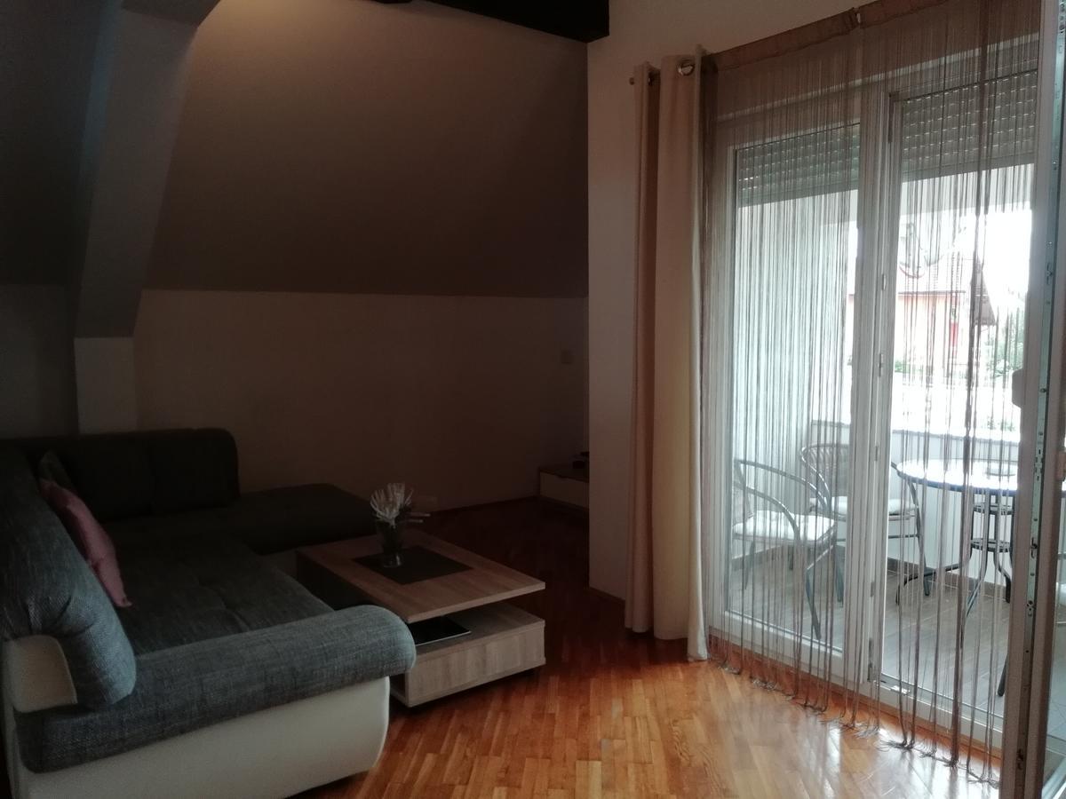 Apartment Bastaja Слуни Екстериор снимка