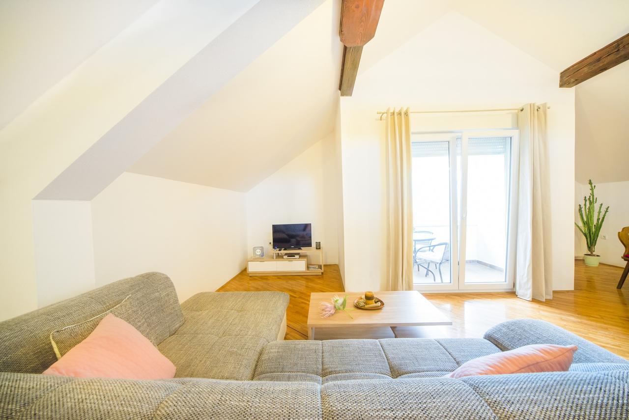 Apartment Bastaja Слуни Екстериор снимка